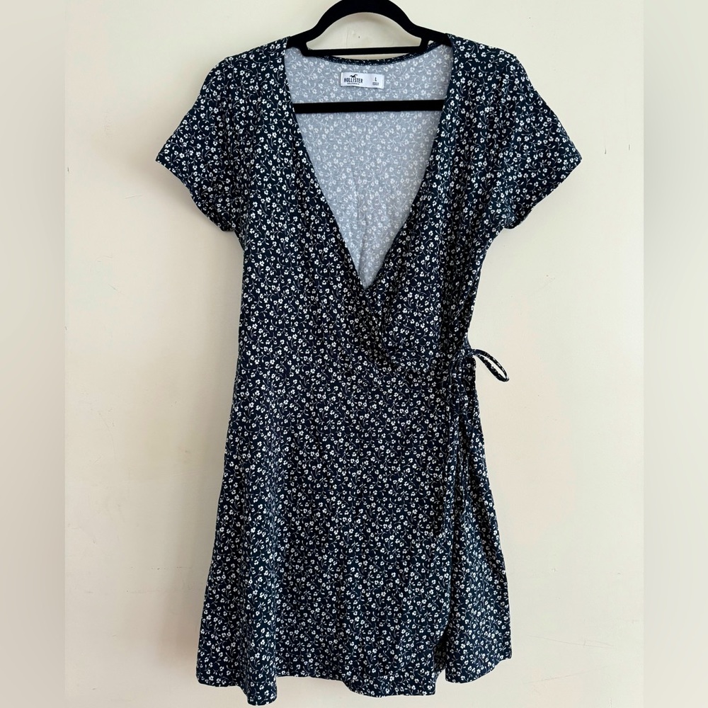 Hollister Navy Blue Floral Mini Dress size Large
